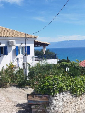 Villa Panorama Michalis Haikos two minutes walk to the beach Peroulia